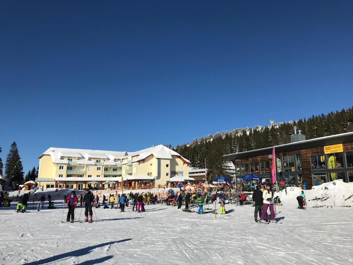 Ferienwohnung Feldberg Mit Whirlpool Direkt An Der Skipiste 外观 照片